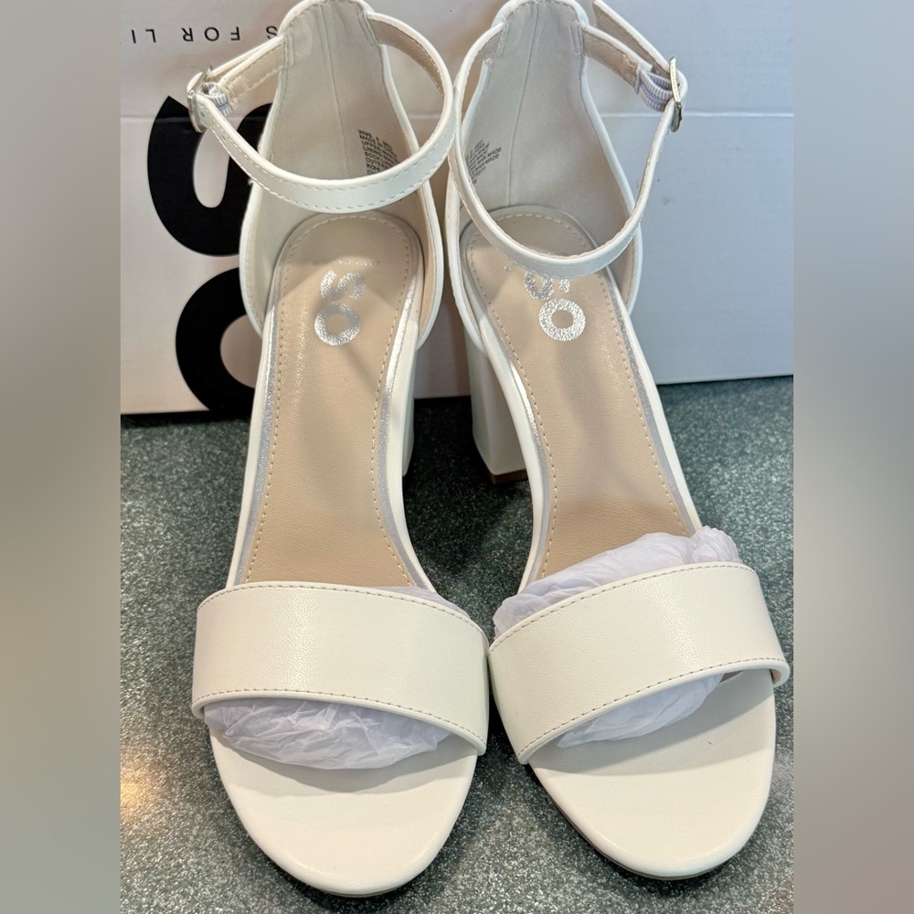 SO® Women's Heeled white Dress Sandals strap chunky block heels size 8 - Picture 3 of 6